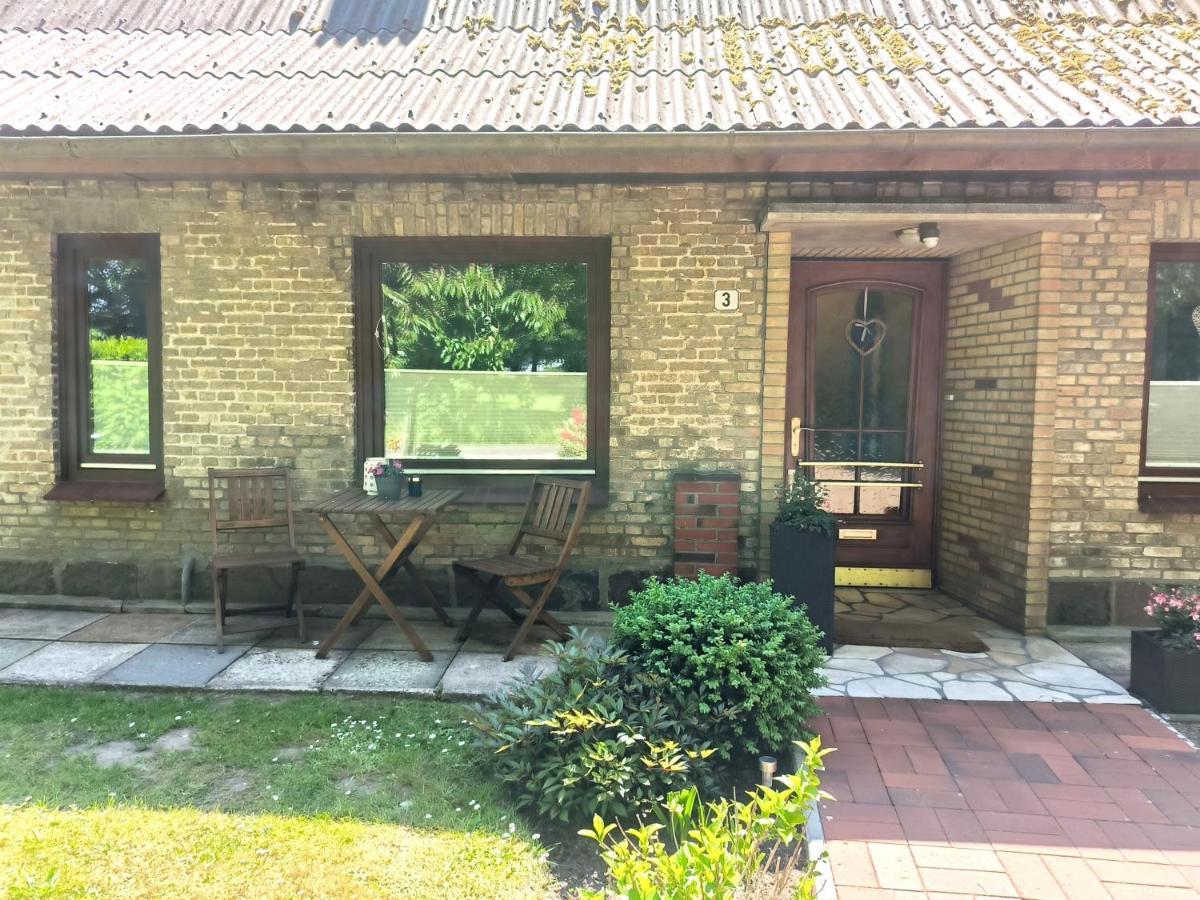 Ferienwohnung Zwischen Den Meeren - Schoene Und Gemuetliche Fewo Mit Garten Dorpstedt Екстер'єр фото